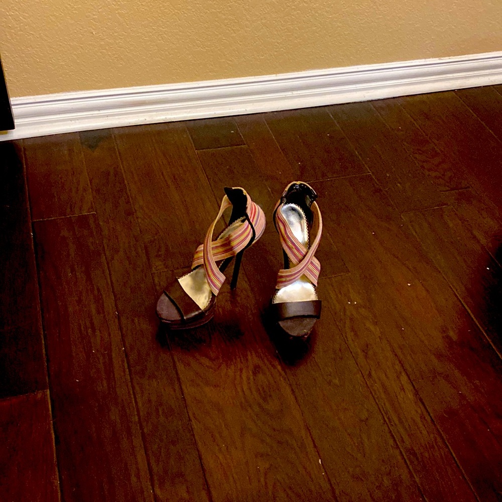 BeBe.. size 10 ..true to size